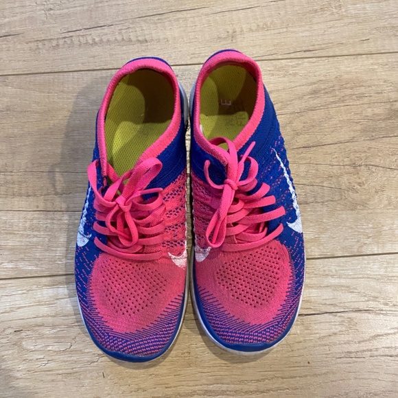 Women’s Nike running shoe - Picture 2 of 3